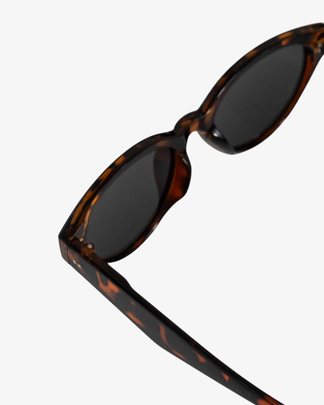 #color_tortoiseshell×smoke